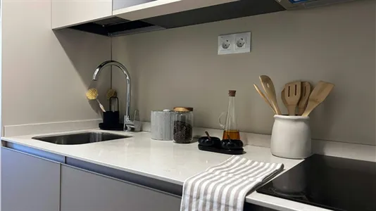 Apartments in El Encinar de los Reyes - photo 8