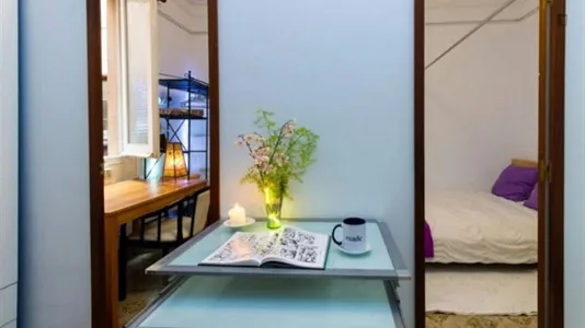Rooms in Barcelona Ciutat Vella - photo 9