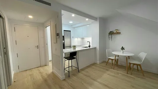 Rooms in El Prat de Llobregat - photo 7