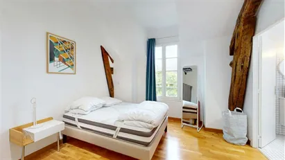 Room for rent in Fontainebleau, Île-de-France