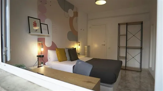 Rooms in Barcelona Eixample - photo 3