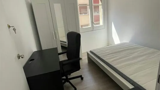 Rooms in Barcelona Sants-Montjuïc - photo 4