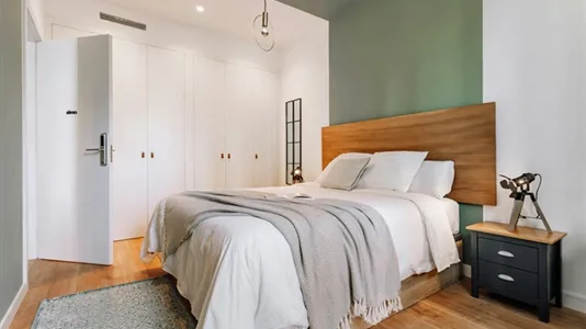 Rooms in Barcelona Eixample - photo 3