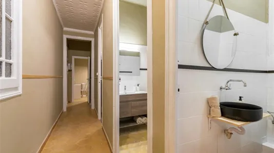 Rooms in Barcelona Eixample - photo 8