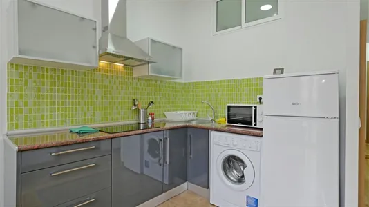 Rooms in Barcelona Ciutat Vella - photo 6