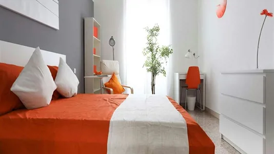 Rooms in Milano Zona 2 - Stazione Centrale, Gorla, Turro, Greco, Crescenzago - photo 1