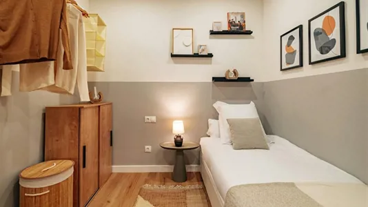 Rooms in Barcelona Eixample - photo 2