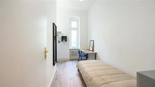 Rooms in Berlin Charlottenburg-Wilmersdorf - photo 2