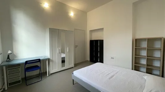 Rooms in Milano Zona 8 - Fiera, Gallaratese, Quarto Oggiaro - photo 2