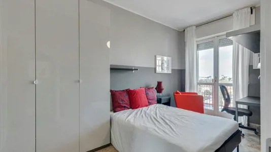 Rooms in Milano Zona 2 - Stazione Centrale, Gorla, Turro, Greco, Crescenzago - photo 1