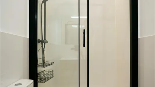 Rooms in Barcelona Eixample - photo 8