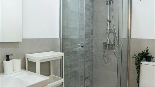 Rooms in Mislata - photo 8