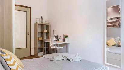 Room for rent in Buccinasco, Lombardia