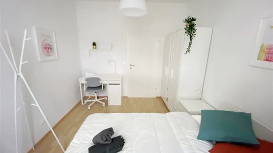 Rooms in Wien Mariahilf - photo 2