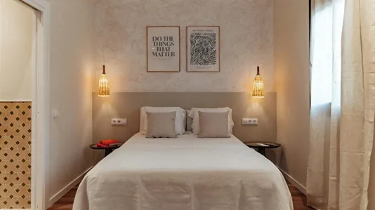 Rooms in Barcelona Eixample - photo 2