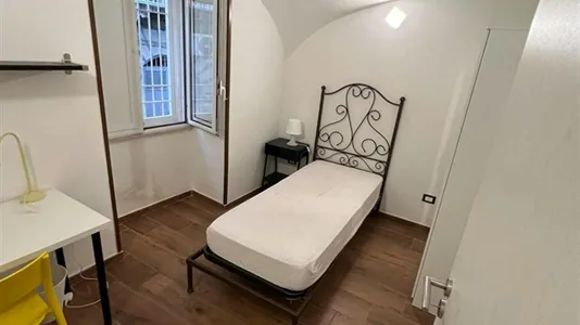 Rooms in Napoli Municipalità 2 - photo 1