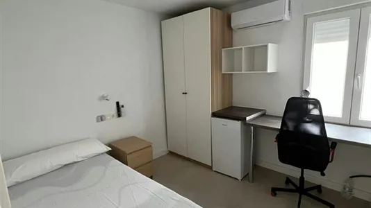 Rooms in Zaragoza - photo 1