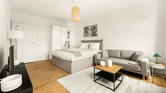 Apartments in Berlin Neukölln - photo 1