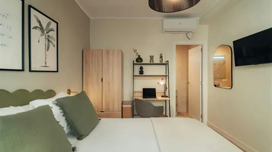 Rooms in Barcelona Eixample - photo 3