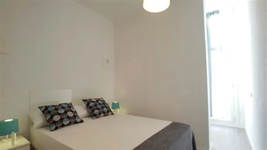 Rooms in Barcelona Eixample - photo 2