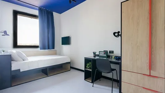 Rooms in Napoli Municipalità 4 - photo 3
