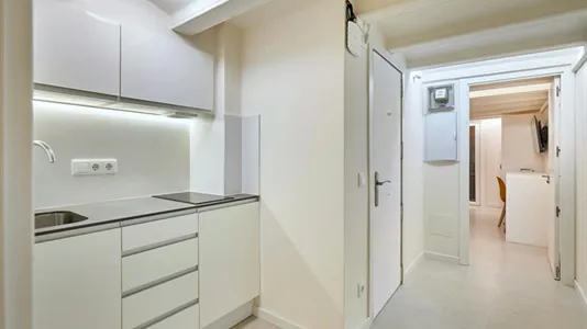 Rooms in Barcelona Ciutat Vella - photo 6