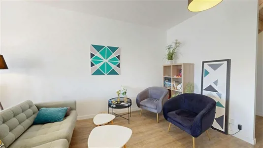 Apartments in Lyon - photo 3