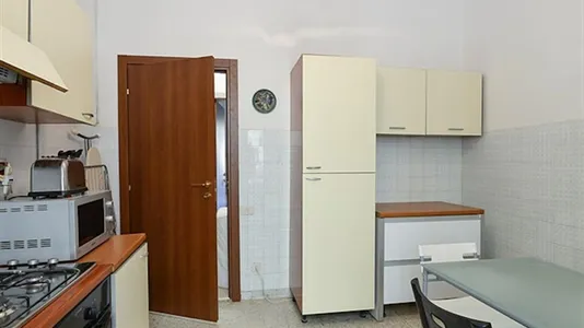Rooms in Roma Municipio II – Parioli/Nomentano - photo 8