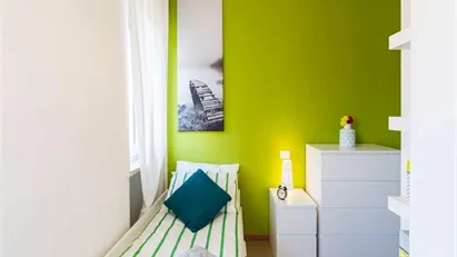 Room for rent in Milano Zona 6 - Barona, Lorenteggio, Milan