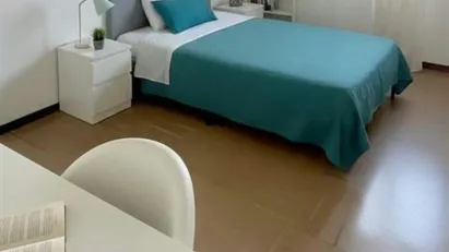 Room for rent in Milano Zona 8 - Fiera, Gallaratese, Quarto Oggiaro, Milan