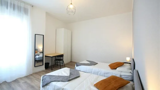 Rooms in Modena - photo 1