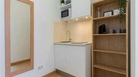 Rooms in Madrid Centro - photo 5