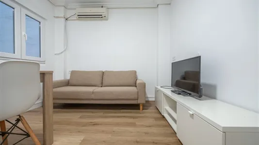 Rooms in Valencia Extramurs - photo 9