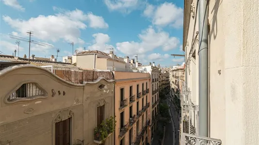 Rooms in Barcelona Ciutat Vella - photo 5