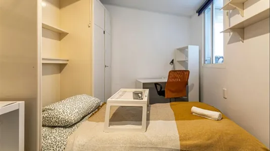 Rooms in Valencia Extramurs - photo 9