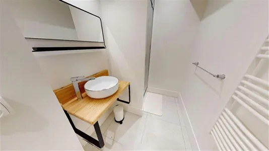 Rooms in Lyon - photo 9