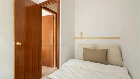 Rooms in Barcelona Ciutat Vella - photo 2