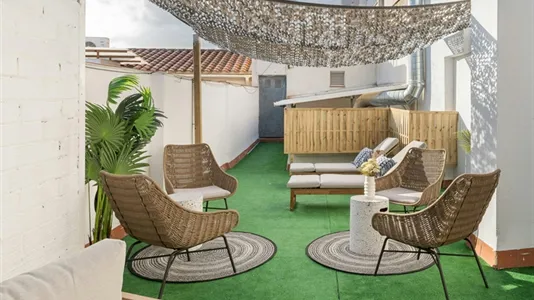 Rooms in Barcelona Ciutat Vella - photo 7