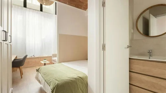 Rooms in Barcelona Sants-Montjuïc - photo 5