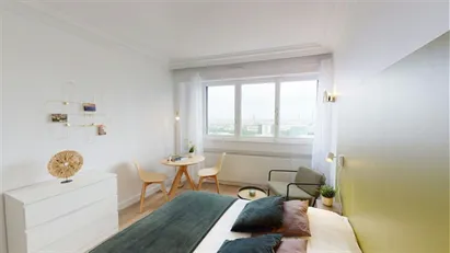 Room for rent in Nanterre, Île-de-France