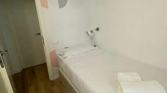 Rooms in Barcelona Ciutat Vella - photo 3