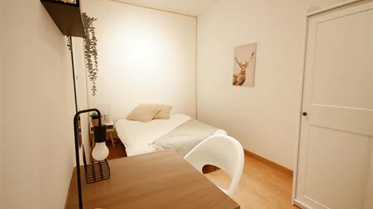 Rooms in Barcelona Eixample - photo 2