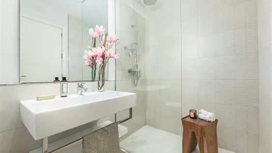 Apartments in El Encinar de los Reyes - photo 8