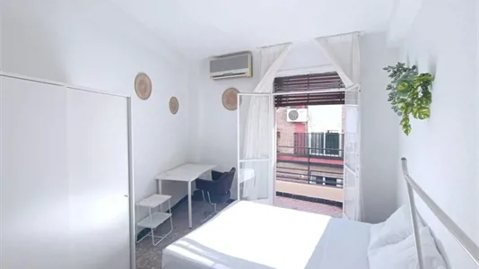 Rooms in Sevilla Casco Antiguo - photo 2