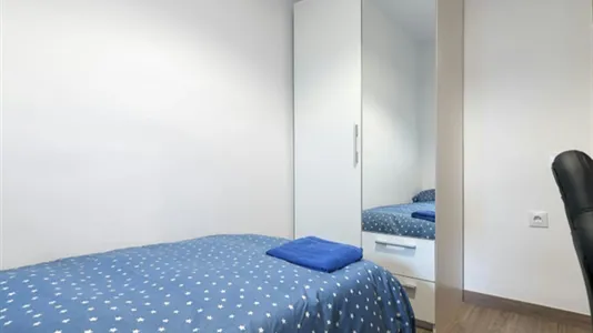 Rooms in el Camí de Vera - photo 2