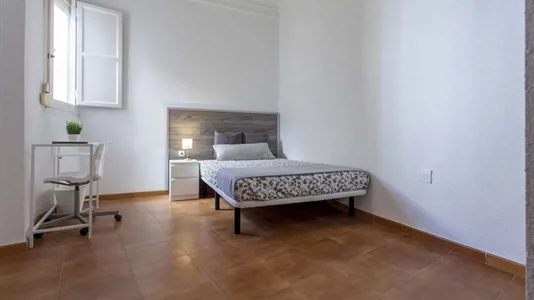 Rooms in Valencia Ciutat Vella - photo 1