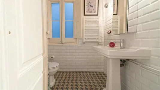 Rooms in Barcelona Eixample - photo 9