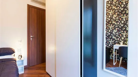 Rooms in Milano Zona 5 - Vigentino, Chiaravalle, Gratosoglio - photo 4