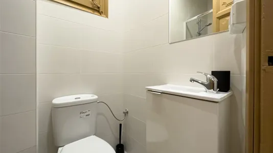 Rooms in Barcelona Ciutat Vella - photo 6