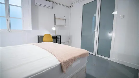 Rooms in Valencia Ciutat Vella - photo 2